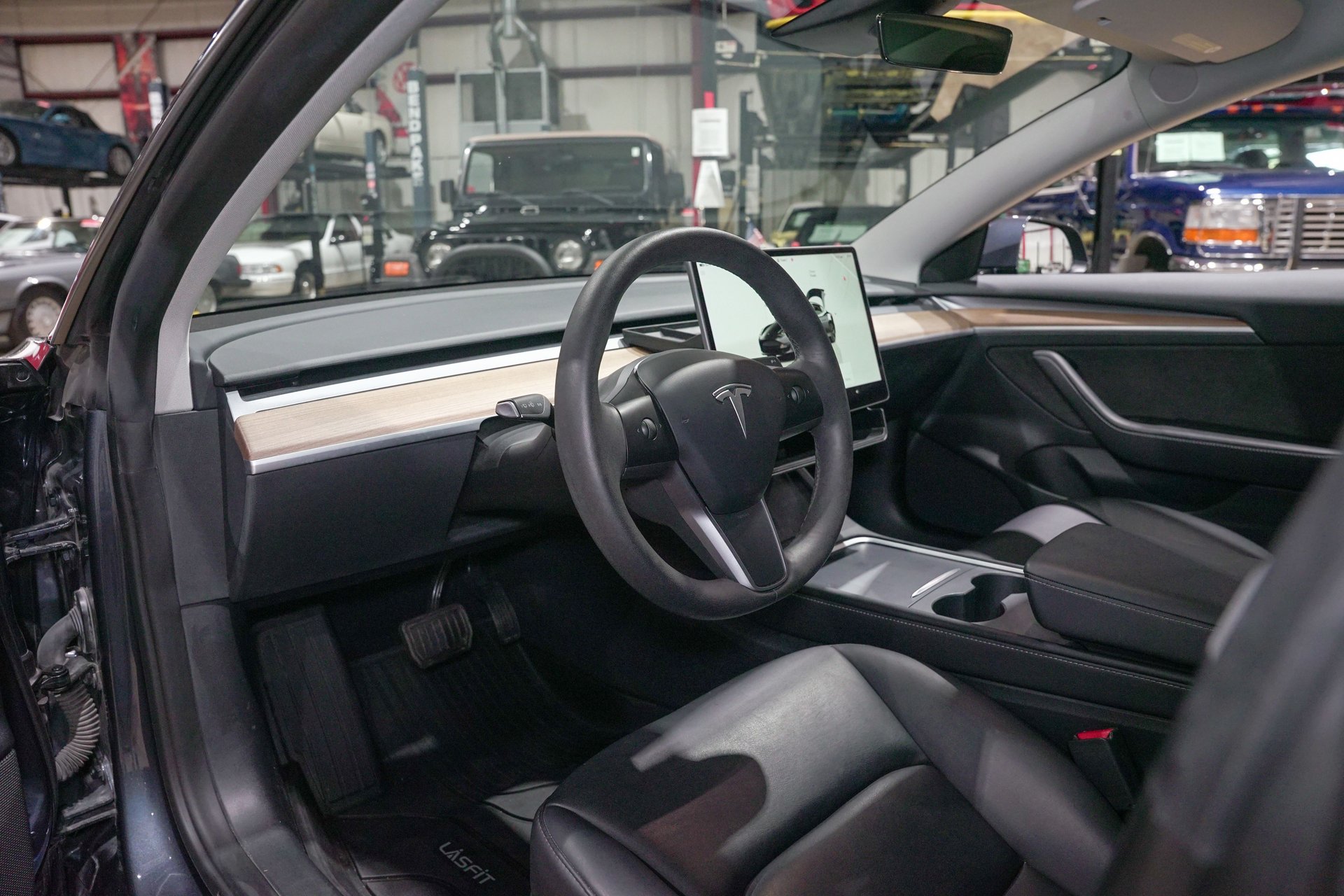 2023 Tesla Model 3 - photo 9
