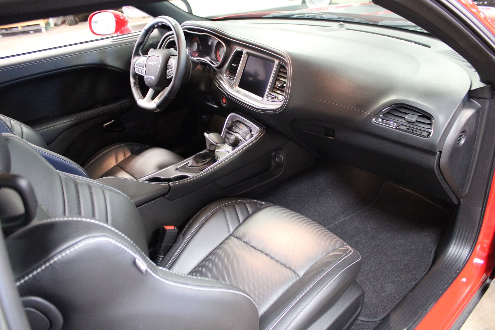 2022 Dodge Challenger - photo 8