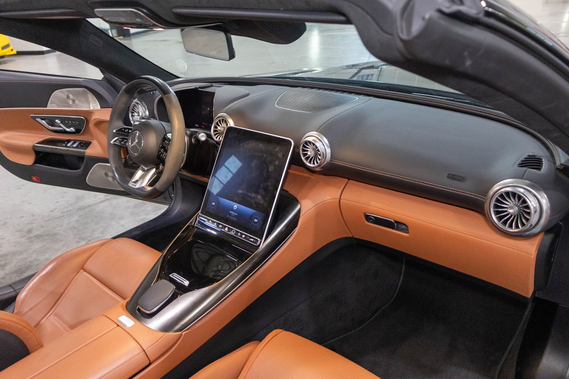 2022 Mercedes-Benz SL63 AMG - photo 11
