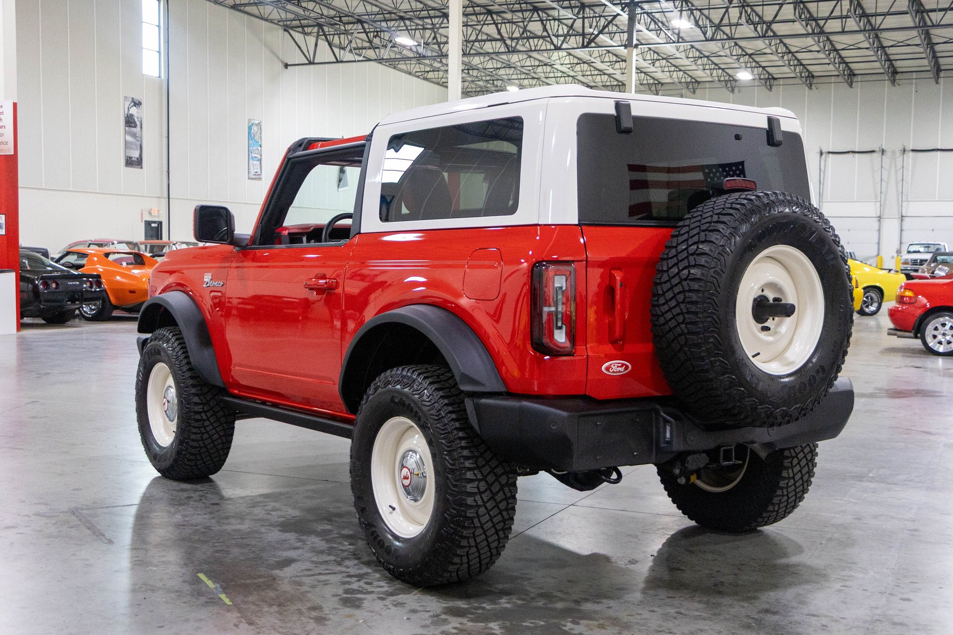2022 Ford Bronco - photo 2