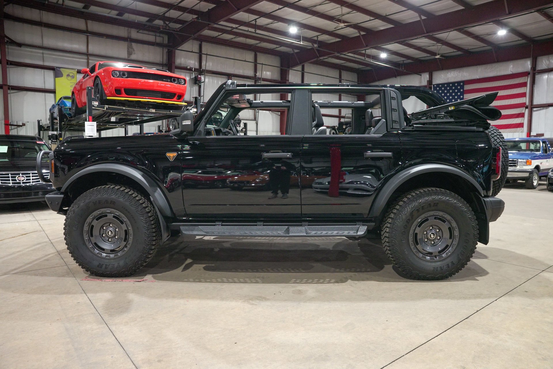 2024 Ford Bronco - photo 2